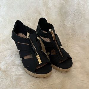 Black and Gold Zipper Detail Wedges